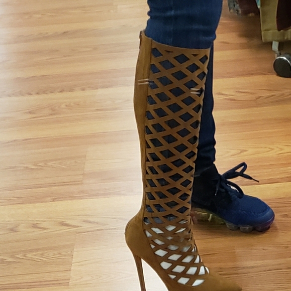 Tan boot heels - Picture 5 of 6